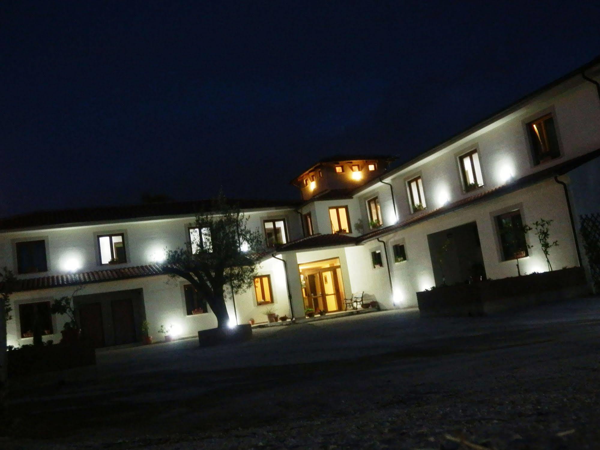 Tenuta Terre Di Bosco Oasi Di Relax Nel Cilento San Giovanni a Piro Exterior photo